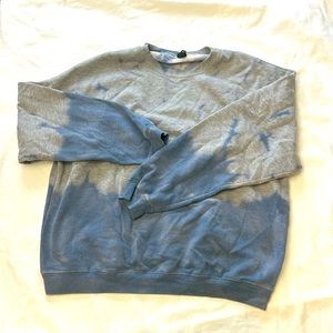 Super soft, oversized sweatshirt